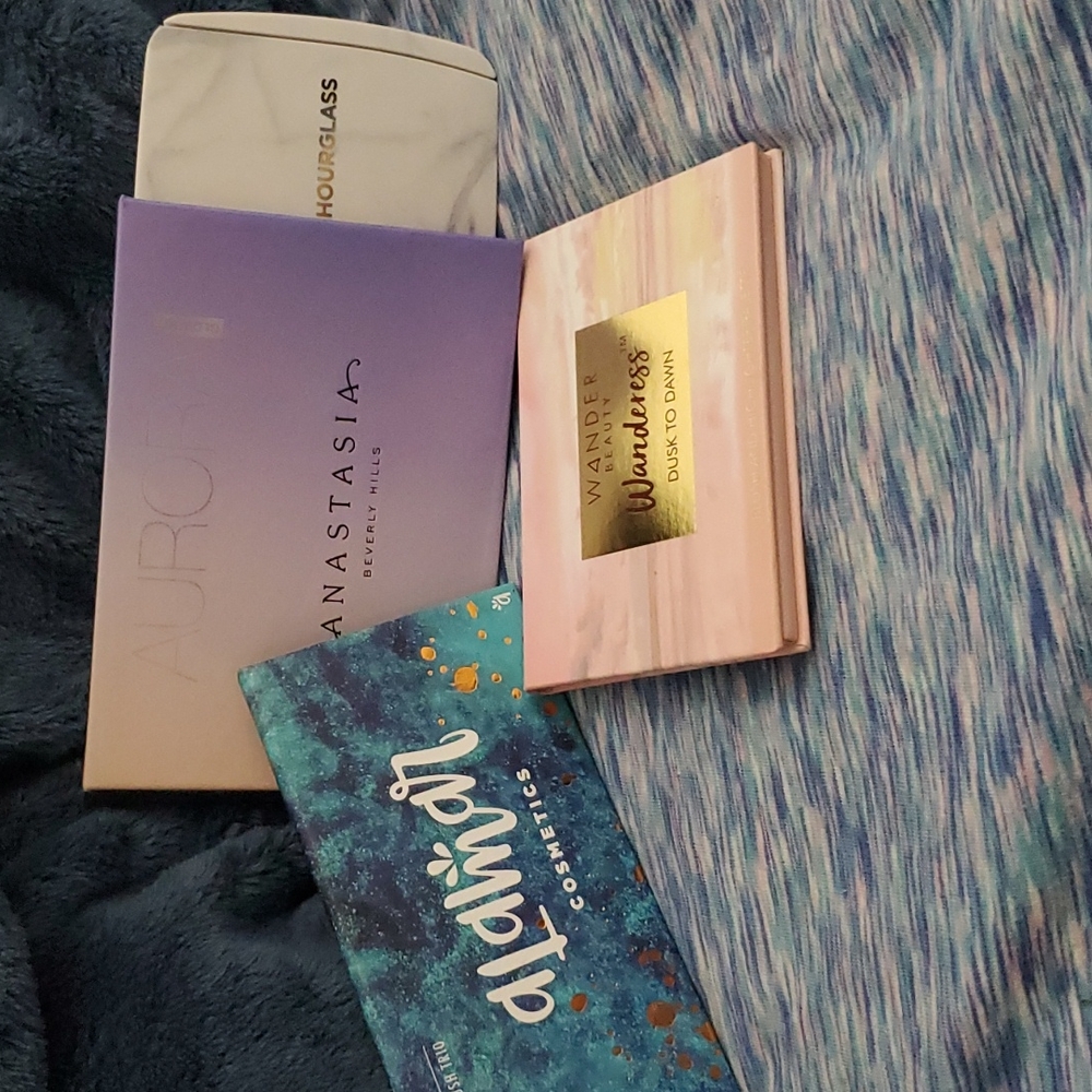 Blush/highlight pallet bundle